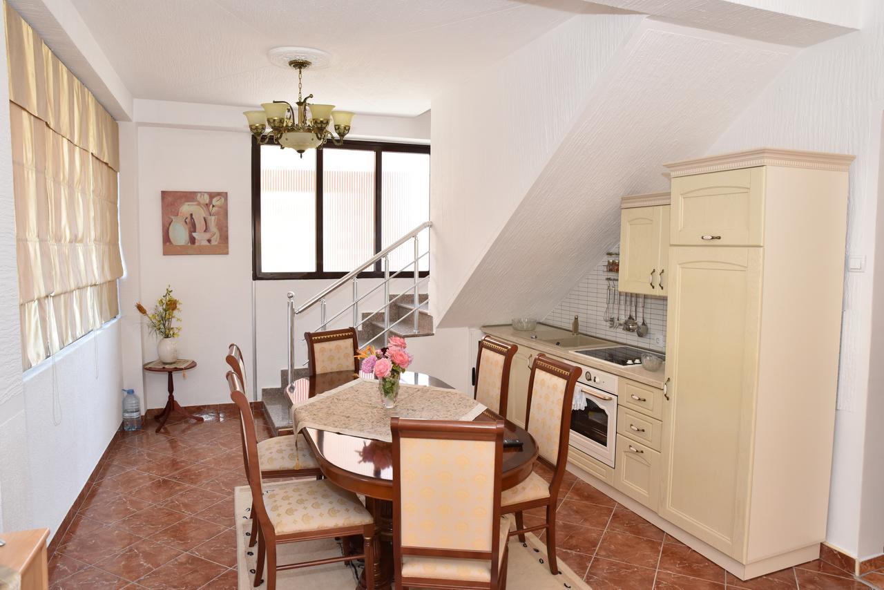 Guest House Evropa Улцинь Экстерьер фото