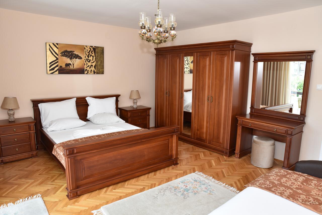 Guest House Evropa Улцинь Экстерьер фото