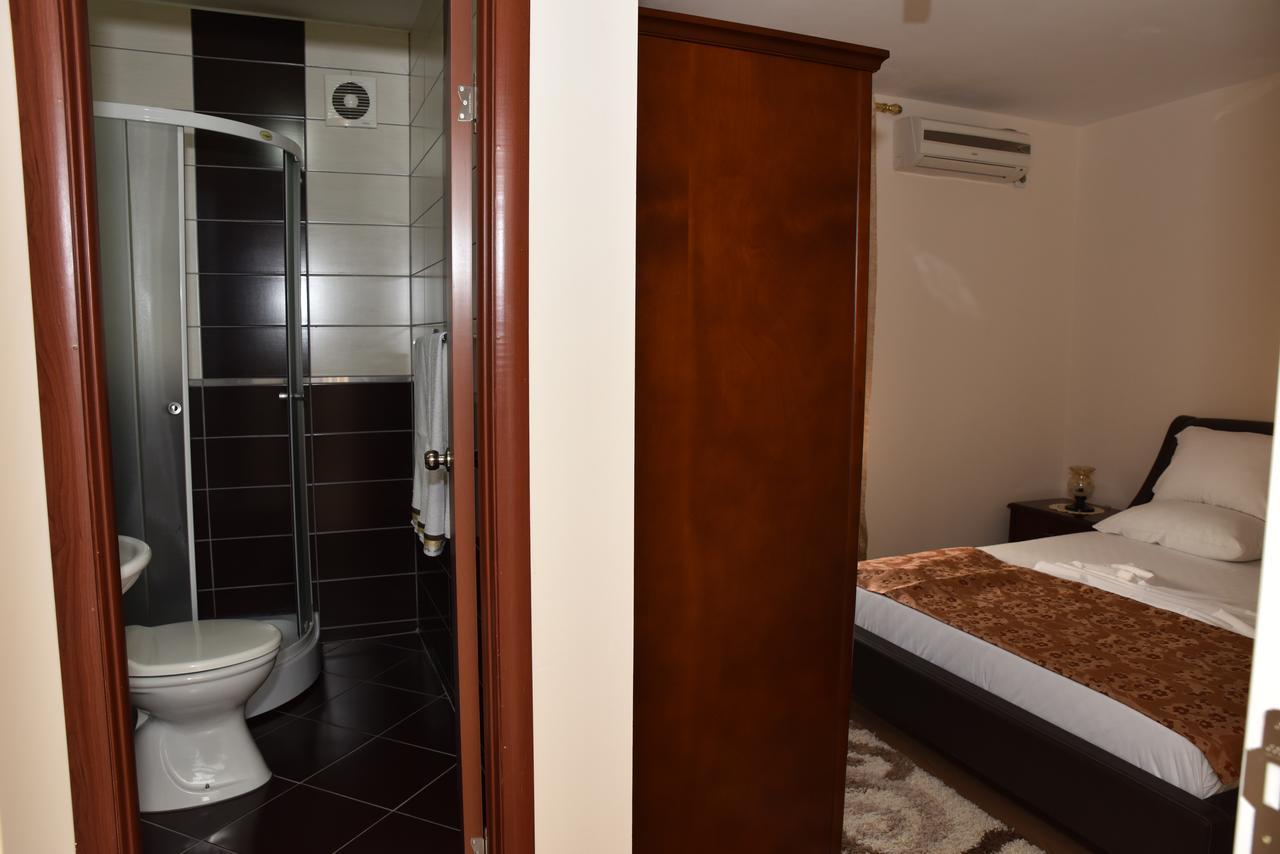 Guest House Evropa Улцинь Экстерьер фото